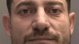 Yasak aşk yaşadığı sevgilisi ayrılmak istedi! İntikamı çok acı oldu... Müstehcen görüntülerini kocasına gönderdi