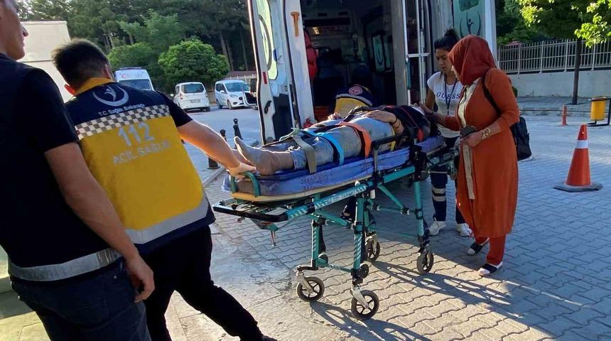 Otomobille elektrikli bisiklet &ccedil;arpıştı: 1 yaralı