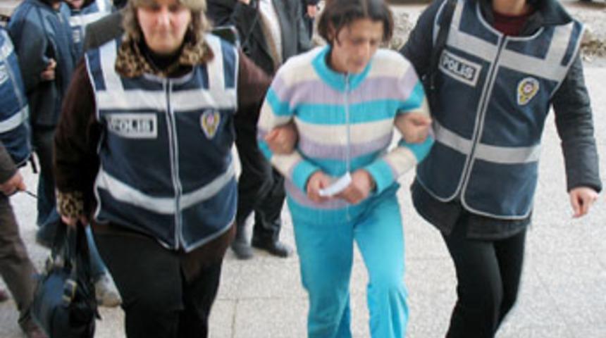 Canavar anneye m&uuml;ebbet