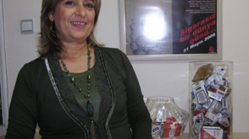 Yaş y&uuml;kseldik&ccedil;e sigara bırakma eğilimi artıyor