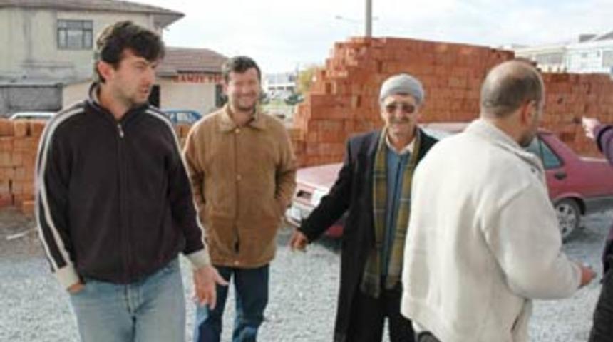 Kayıp zannettiği oğlunu evde buldu