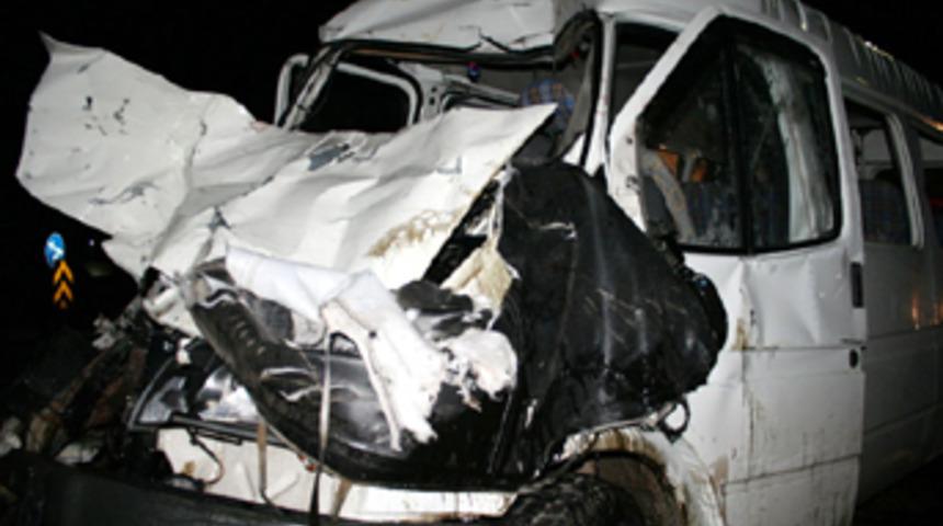 Bolu'da trafik kazası: 4'ü ağır 18 yaralı