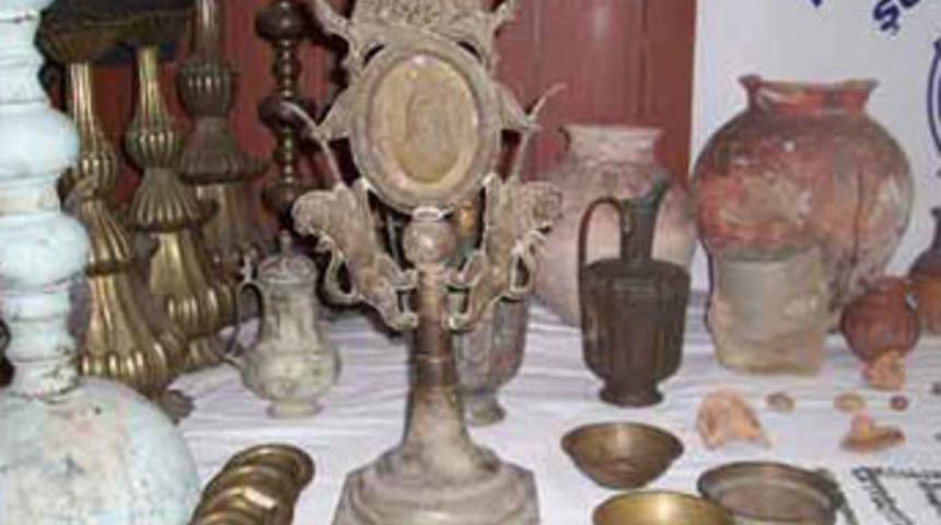 M&uuml;ft&uuml; yardımcısı ka&ccedil;ak&ccedil;ı &ccedil;ıktı