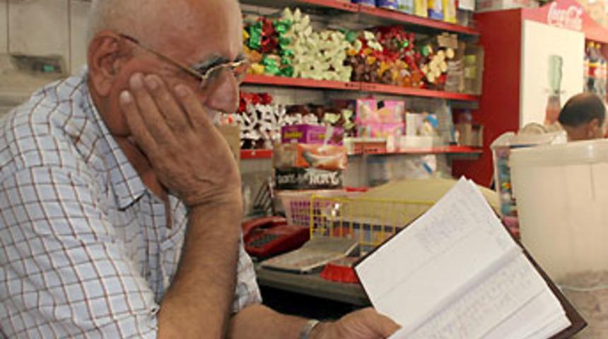 Mahallenin bankaları bakkallar