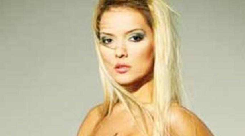 Demet Akalın tek celsede boşandı