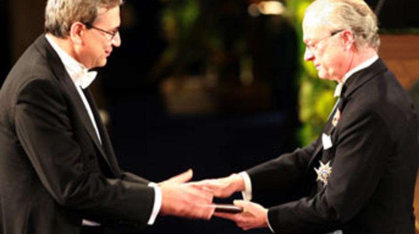 Pamuk'un eserleri ders kitabına girebilir