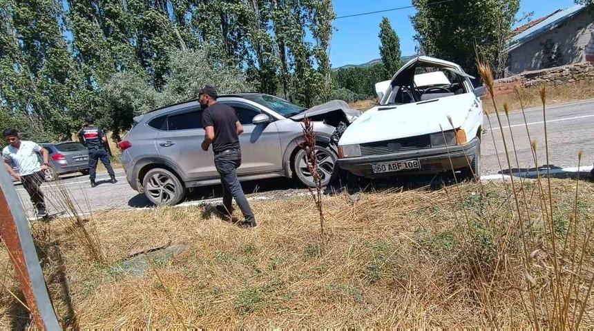 Tokat’ta trafik kazası: 1 ölü 4 yaralı
