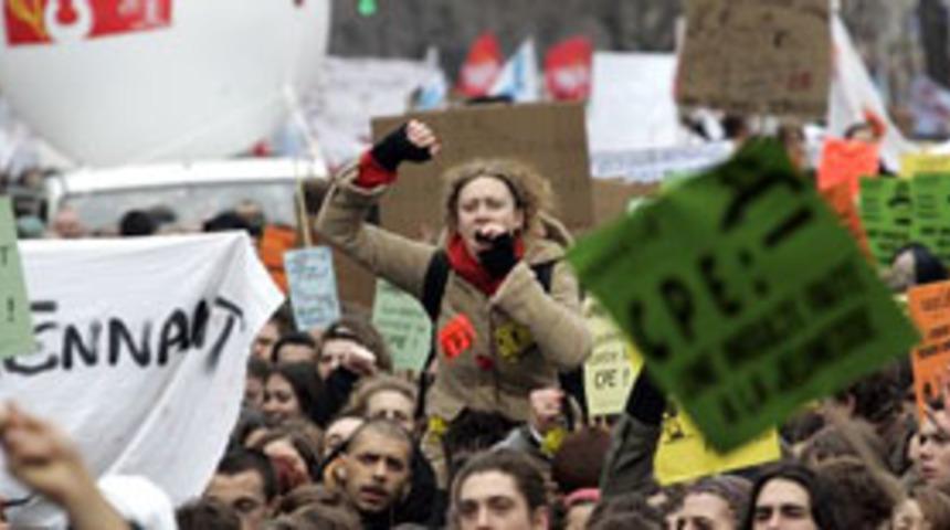 Fransa'da &ouml;ğrenci eylemleri