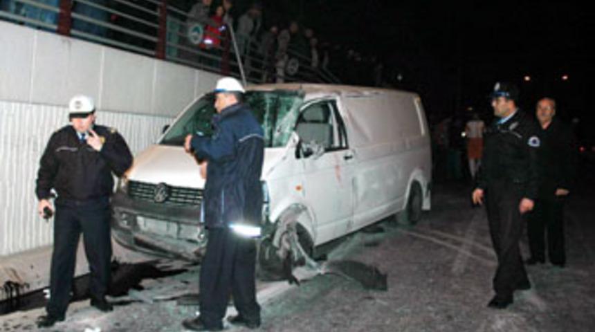 Korkuluklara &ccedil;arpıp alt ge&ccedil;ide u&ccedil;tu