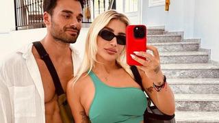 İrem Derici sevgilisiyle deniz kenarından paylaştı! Çatlaklarına laf söylenince sevgilisi kızdı