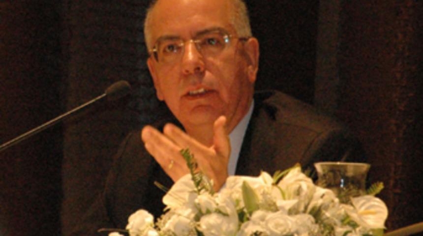 Serdenge&ccedil;ti: "Yerel y&ouml;netimler şeffaf değil"