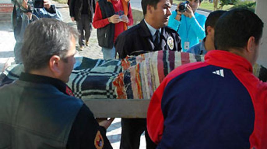 Cami tuvaletinde altın vuruş