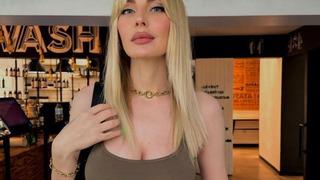 Hande Sarıoğlu'ndan bir ilk... Kendini spora veren spikerden tatil pozları geldi