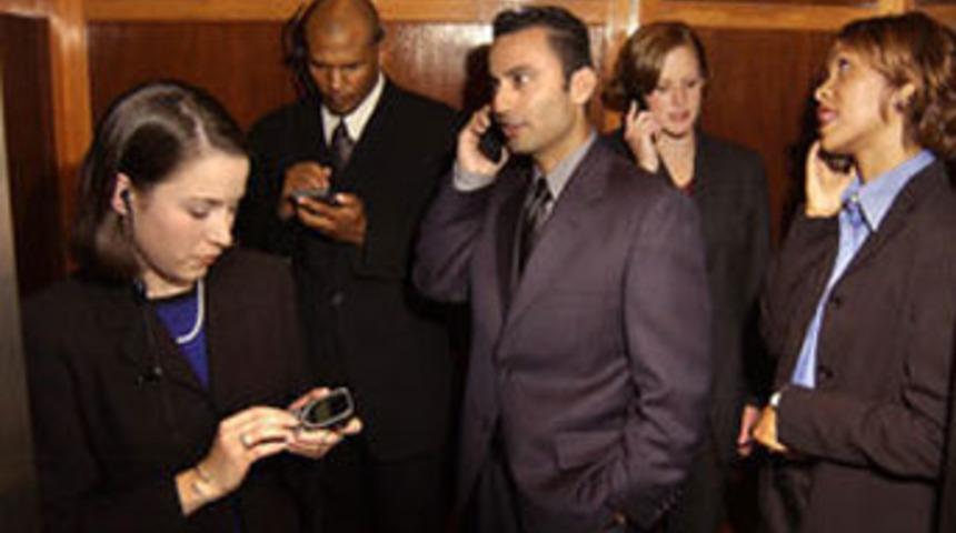 Turkcell'den 'aynı numarayla farklı operat&ouml;re' dava