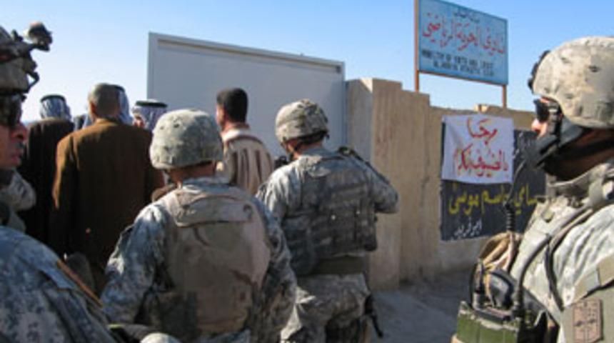 ABD Savunma Bakanı'ndan Irak'a s&uuml;rpriz ziyaret