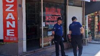 Eczanede dehşet! Eski sevgilisini dizinden vurdu