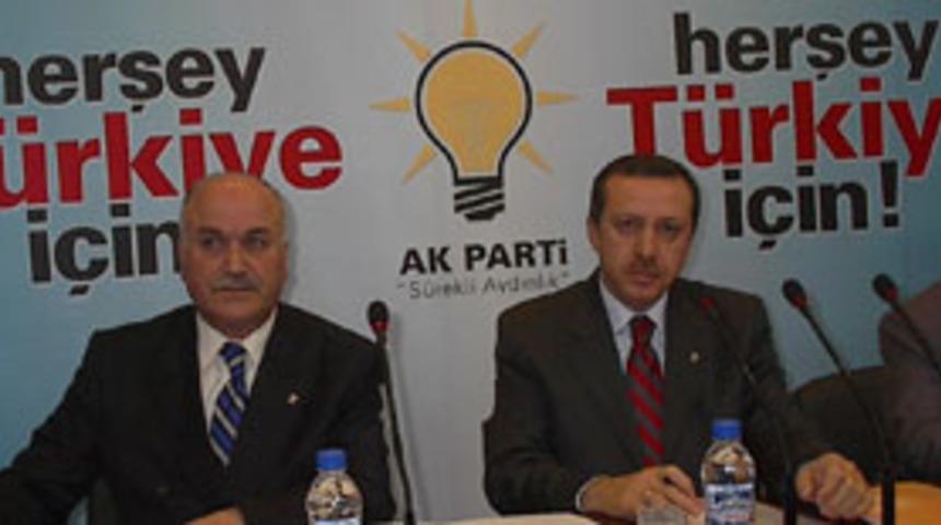 &Uuml;r&uuml;n, MKYK &uuml;yeliğinden istifa etti