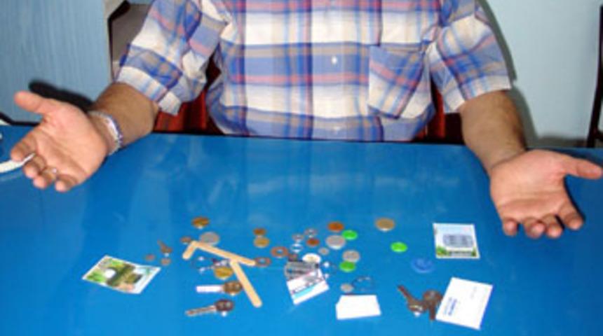 Elektronik tartıdan &ccedil;ıkan cisimler şaşırttı
