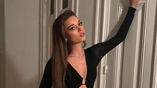 Mert Ramazan Demir ile tatilden ayağının tozuyla döndü! Afra Saraçoğlu tarzıyla dikkat çekti