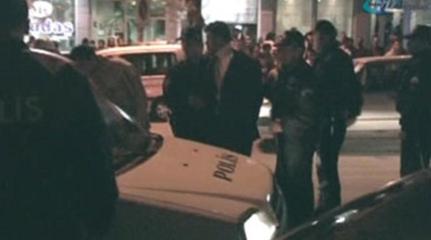 &Ouml;ğretmenlerini tekme tokat d&ouml;vd&uuml;ler