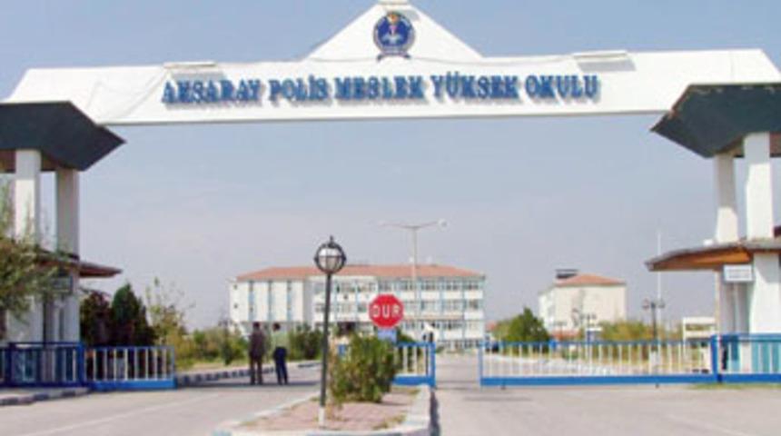 Derste fenalaşan &ouml;ğrenci &ouml;ld&uuml;