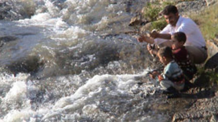Van G&ouml;l&uuml;'nde balık g&ouml;&ccedil;&uuml; başladı