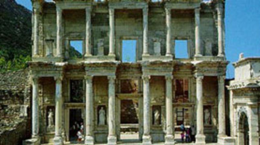 Efes'te rehbere meydan dayağı