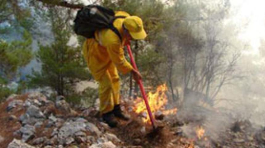 Yangın k&ouml;y boşalttırıyor