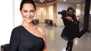 Ünlü oyuncu Hülya Avşar'ı kucaklayıp havalara uçurdu