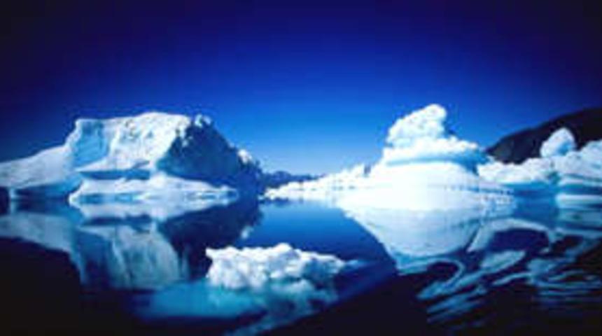 Buzul tabakasında &ccedil;atlak