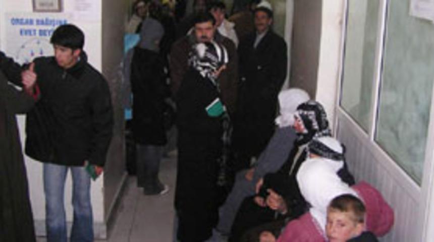 Kuş gribi ş&uuml;phesiyle 2 kişi hastaneye kaldırıldı