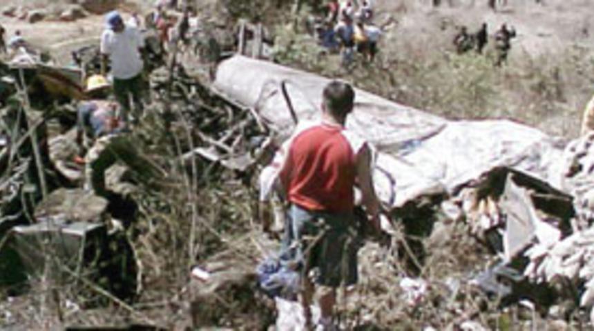 Meksika'da otob&uuml;s kazası: 63 &ouml;l&uuml;