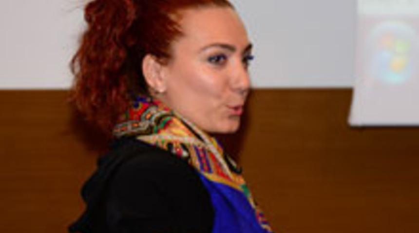 Kadık&ouml;y'l&uuml;lere Profesyonel Makyaj Semineri