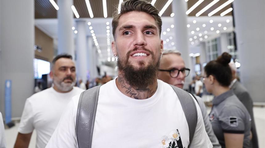 Son dakika: Beşiktaş, İstanbul'a getirmişti! Resmi imza atılmadan önce transferde sorun çıktı... Anlaşma iptal!