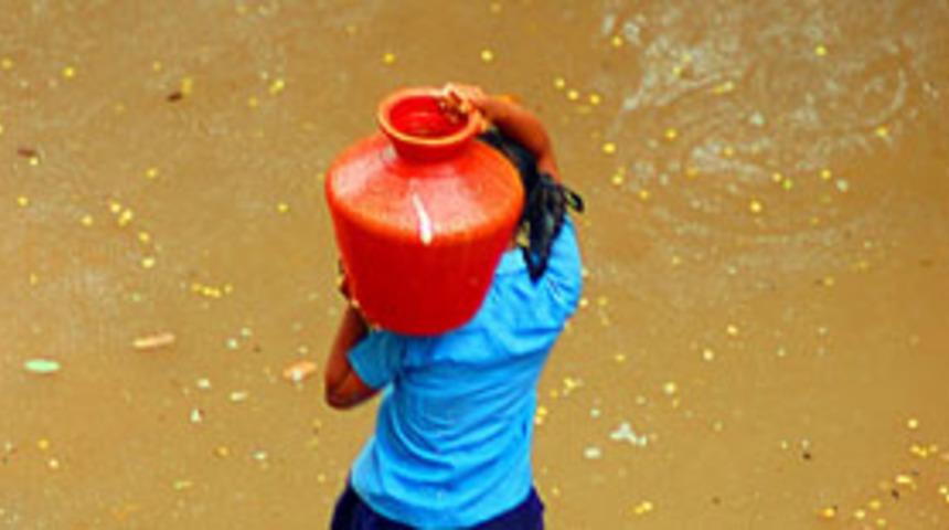 Hindistan'da muson yağmurları 85 can aldı