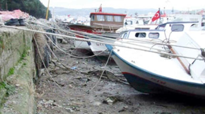 &Ccedil;anakkale Boğazı'nda gel-git s&uuml;r&uuml;yor