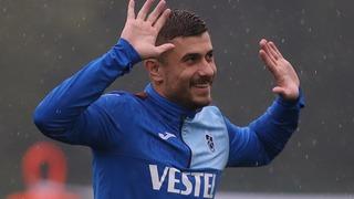 Trabzonspor'dan ayrıldı, Adana Demirspor'a transfer oldu! Dorukhan Toköz formayı giydi, pozunu verdi