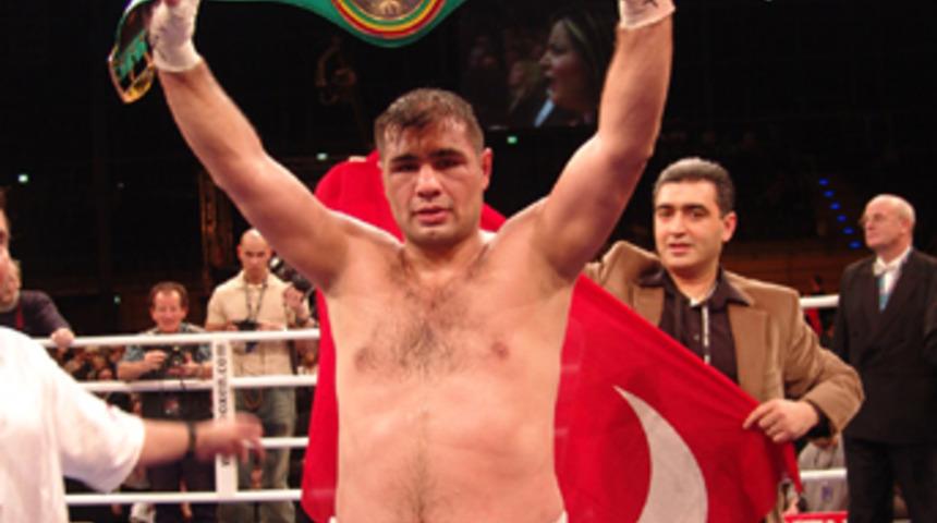 Sinan Şamil Sam, Avustralyalı rakibini yendi