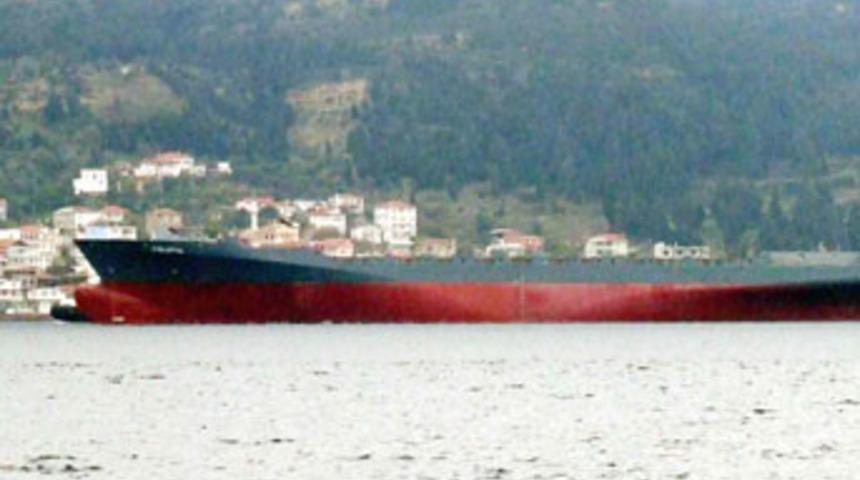 &Ccedil;anakkale Boğazı'ndan bir dev ge&ccedil;ti