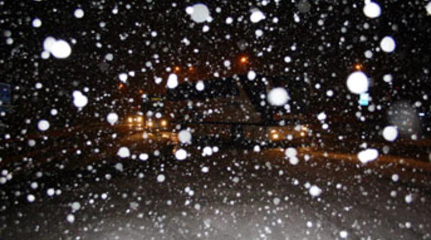 Bolu Dağı'nda ulaşıma kar engeli