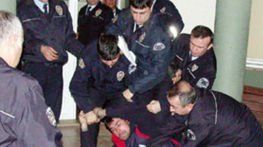 Yıldırım timlerinden ka&ccedil;amadı