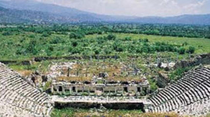 Antik tiyatro kamulaştırıldı
