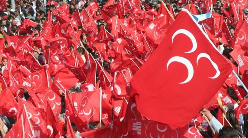 Ahmet Takan yazdı: MHP anket&ccedil;ileri tehdit ediyor... 