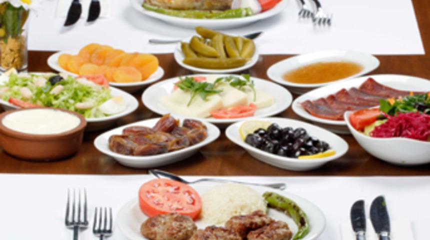 Sıcak yemek kansere yol açıyor