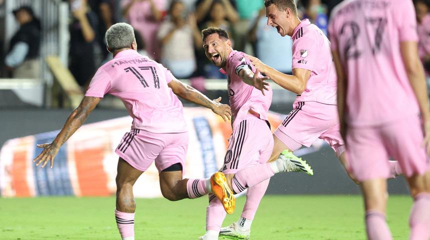 Amerika'da Lionel Messi kasırgası erken başladı! 90+4. dakikada topun başına geçti ve...