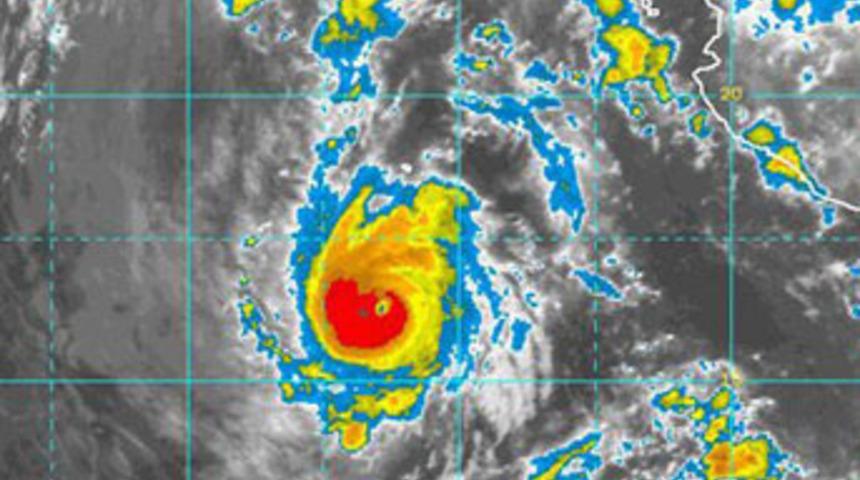 Dean kasırgası Jamaika'ya ilerliyor