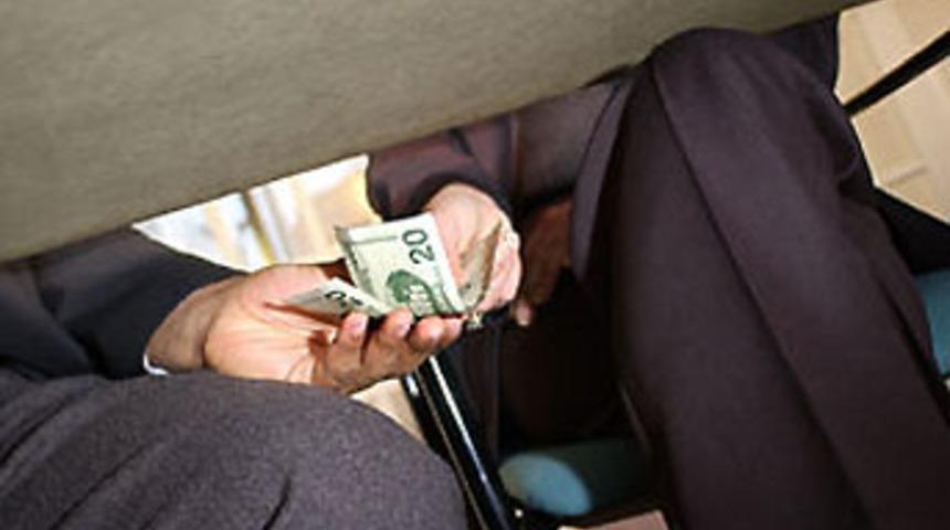 R&uuml;şvetle m&uuml;cadele