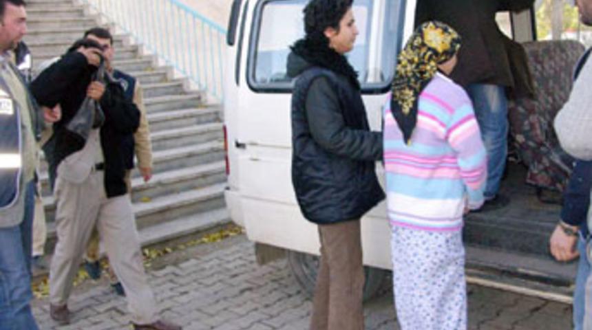 Sahte evlilik şebekesi &ccedil;&ouml;kertildi