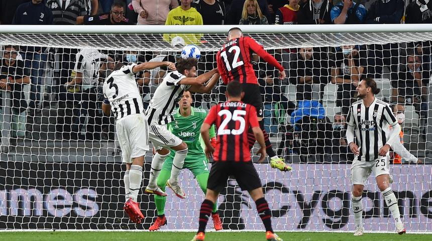 Son dakika: Beşiktaş'ta transferlerin ardı arkası kesilmiyor! Dünya ünlü futbolcu Ante Rebic için resmi teklif yapıldı...