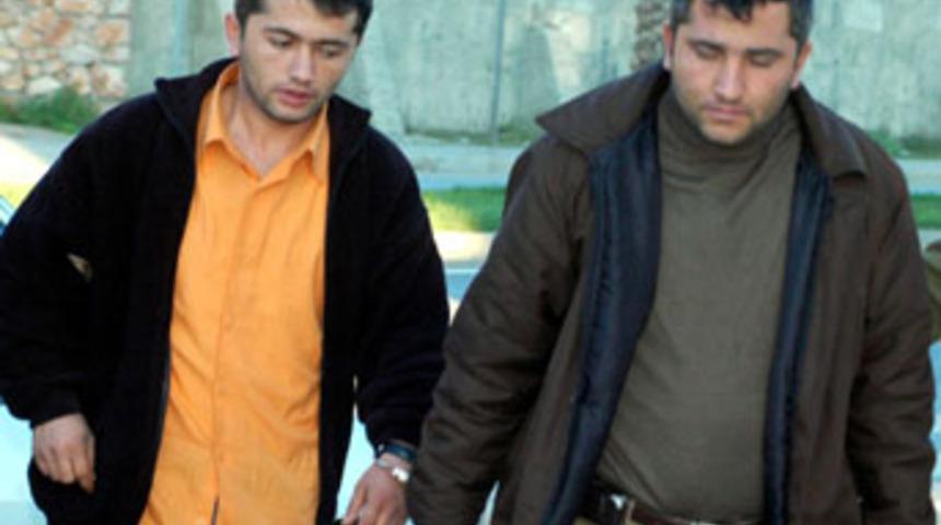 Kendisini tokatlayan ağabeyini &ouml;ld&uuml;rd&uuml;